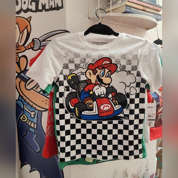 Bundle Of 6 Boys Size 8 Tees NWT NWOT & EUC Toy Story Marvel & MARIO - Picture 5 of 12